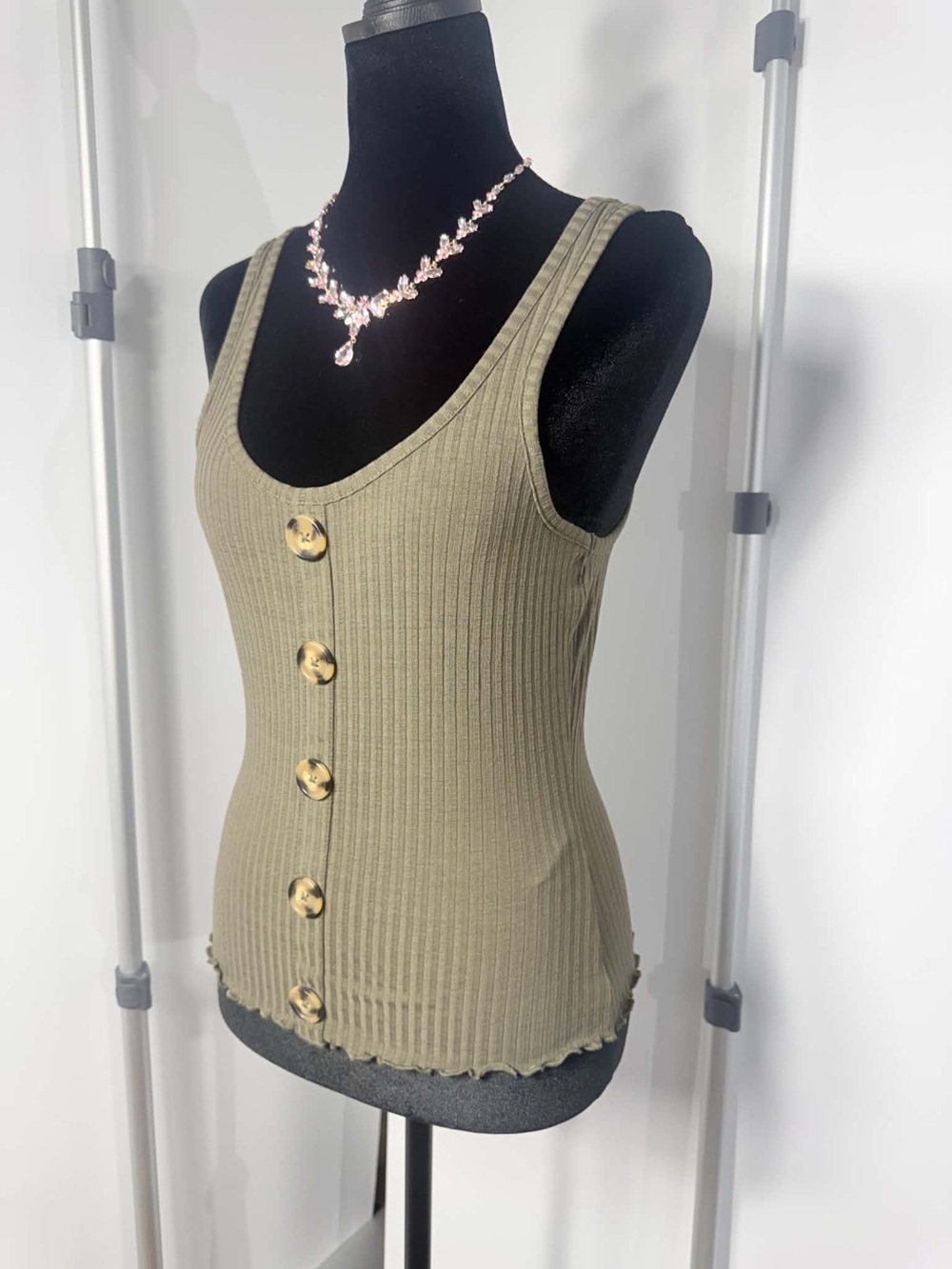 #249 Derek Heart Y2K Olive Green Ribbed Button Front Tank Top L